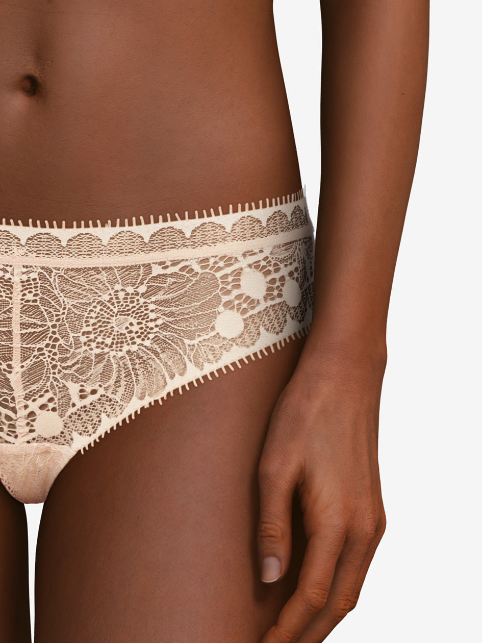 String Chantelle - Day To Night - Beige - 01N